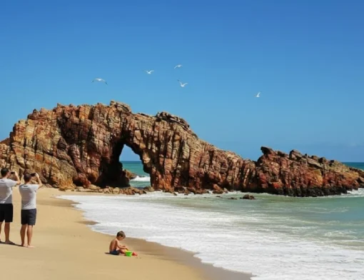 Pedra Furada incluída em pacotes para Jericoacoara