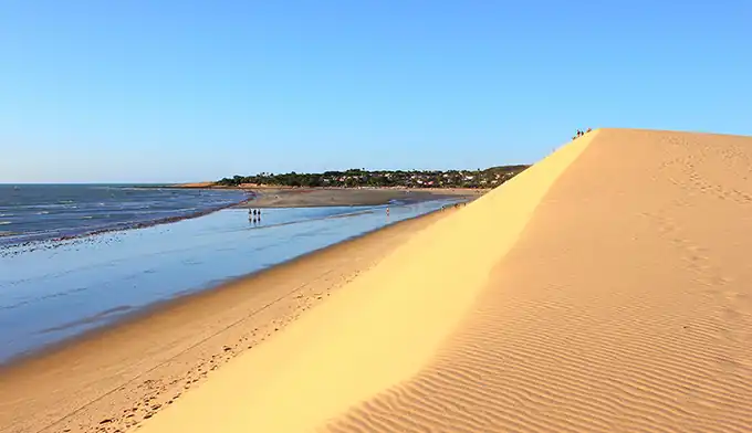 Veículo 4x4 em expedição turística pela Rota das Emoções com a Eco Adventure