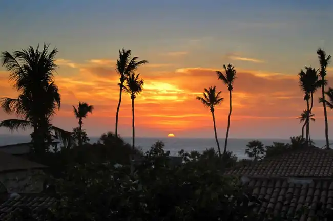 Orla paradisíaca e ambiente praiano de Jericoacoara no Ceará